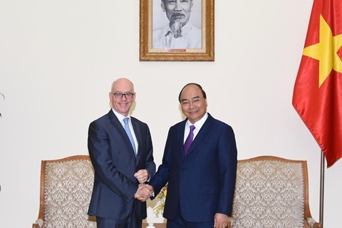 Premierminister Nguyen Xuan Phuc trifft IWF-Vertreter in Vietnam