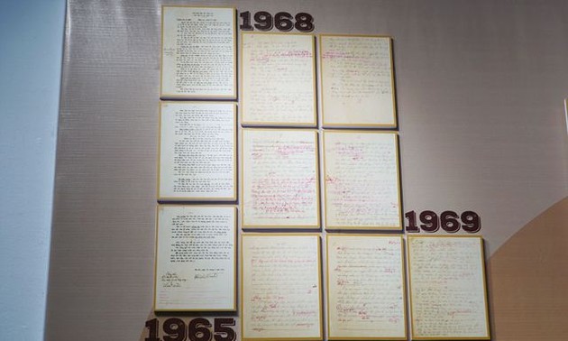 Ausstellung “Die Reise zur Erfüllung der Träume – 50jährige Umsetzung des Testaments Ho Chi Minhs”