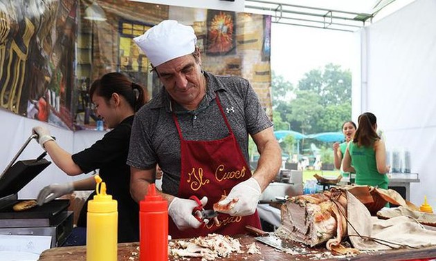 Kultur und Kochkunst Italiens werden auf dem Ly Thai To-Platz in Hanoi vorgestellt