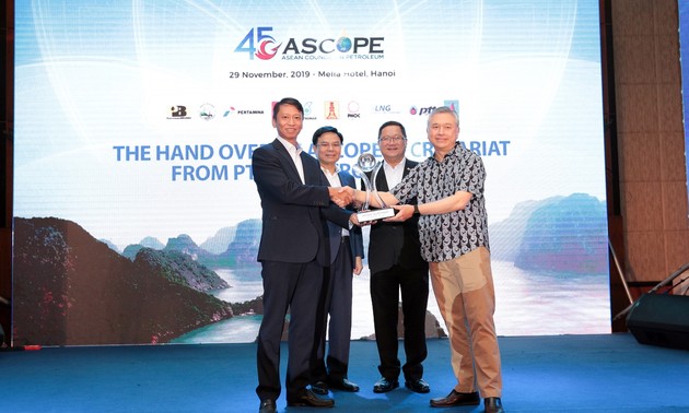 Der Vorsitzende von PVEP Tran Hong Nam übernimmt den Generalsekretär von ASCOPE