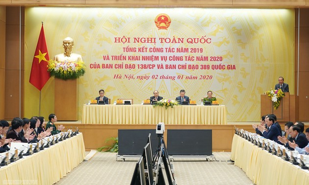 Premierminister Nguyen Xuan Phuc: entschlossener Kampf gegen Schmuggel und Kriminalität
