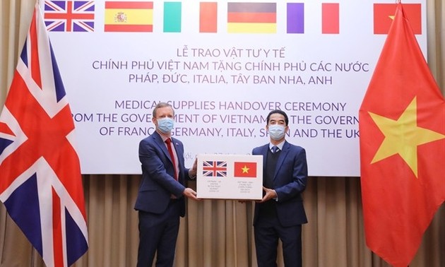 US-Nachrichtenmagazin lobt Mundschutzmasken-Übergabe Vietnams an fünf EU-Länder