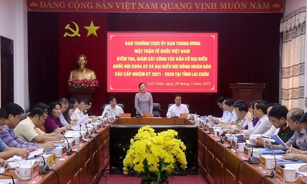 Dachverband der vaterländischen Front Vietnams überprüft Wahlarbeit in Lai Chau