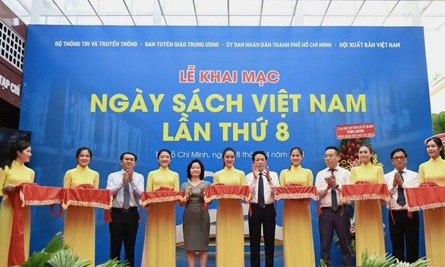 Eröffnung des 8. Vietnamesischen Tages des Buches in Ho-Chi-Minh-Stadt