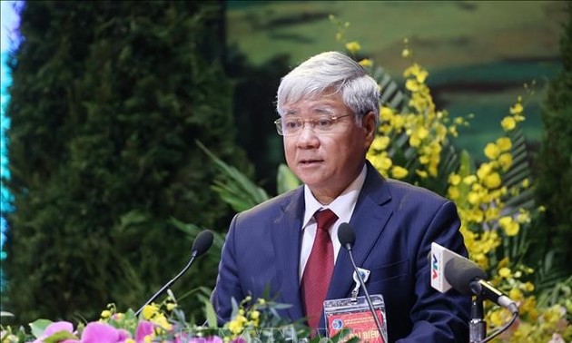 Der Vorsitzende der Vaterländischen Front Vietnams beglückwünscht buddhistische Gläubige zum Vesak-Fest 2021