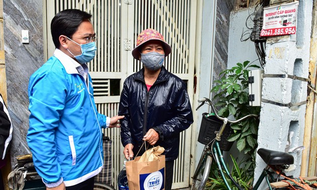 Hanoi verteilt kostenlose Portionen für die von der Covid-19-Pandemie betroffenen Menschen
