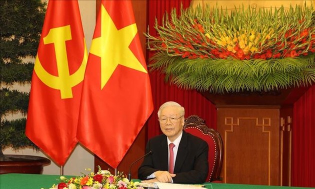 Generalsekretär Nguyen Phu Trong führt Telefongespräch mit Chinas Parteichef Xi Jinping