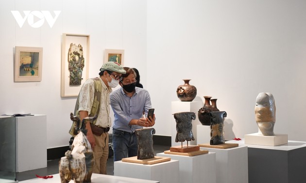 Mehr als 100 Werke auf der vietnamesischen künstlerischen Keramikausstellung vorgestellt