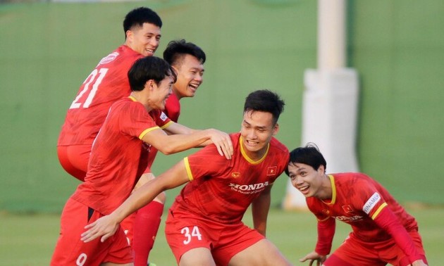 Fußballnationalmannschaft trainiert in Vung Tau, um sich auf AFF Cup vorzubereiten
