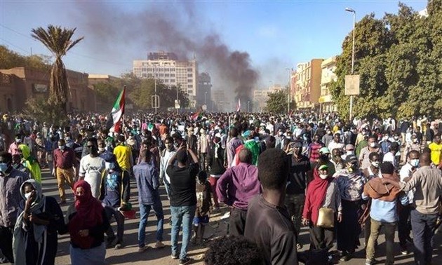 Die sudanesische Regierung ermittelt nach Massendemonstrationen