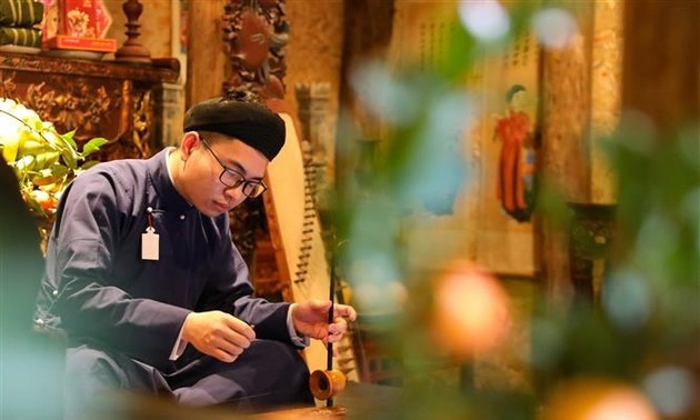 Frankreich: Ausstellung über Kulturerbe und traditionelle Musikinstrumente Vietnams 