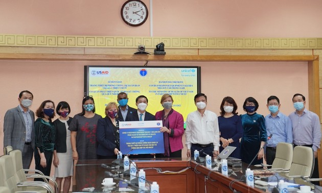 USAID und UNICEF unterstützen Vietnam mit medizinischen Ausrüstungen im Wert von einer Million US-Dollar