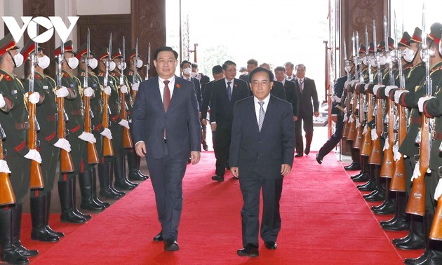 Wirtschaftszusammenarbeit soll zur Hauptsäule in den Vietnam-Laos-Beziehungen werden