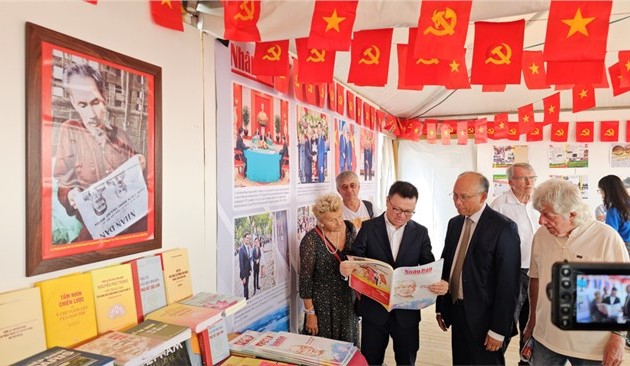 Vietnams Farben beim L’Humanité-Zeitungsfest 2023