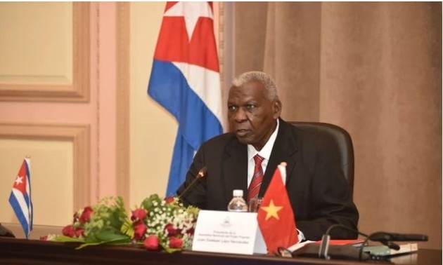 Kubas Parlamentspräsident Esteban Lázo Hernández besucht Vietnam