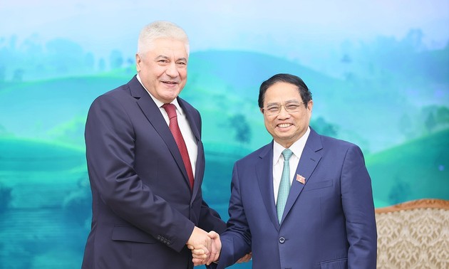Premierminister Pham Minh Chinh empfängt Russlands Innenminister Kolokolzew