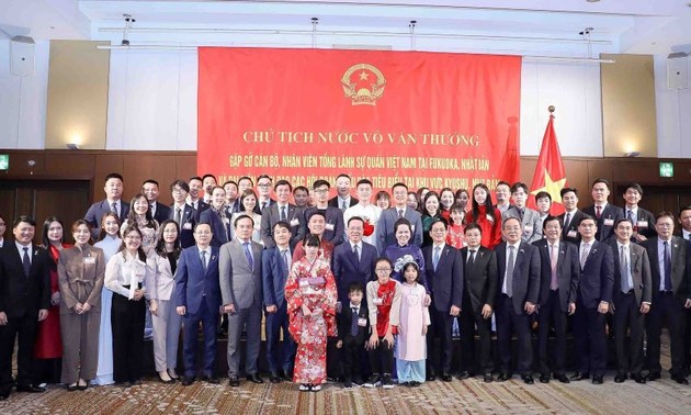 Staatspräsident Vo Van Thuong trifft Vertreter der Vietnamesen auf Kyushu