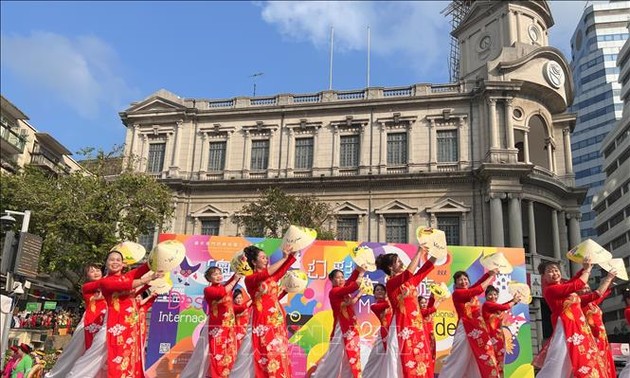 Werbung für vietnamesische Kultur bei internationaler Parade in Macau
