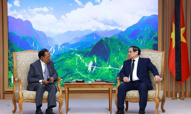 Premierminister Pham Minh Chinh trifft den nationalen Sicherheitsberater Indiens