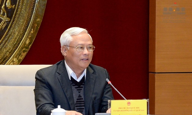 越南国家选举委员会法律与信息宣传小组举行会议