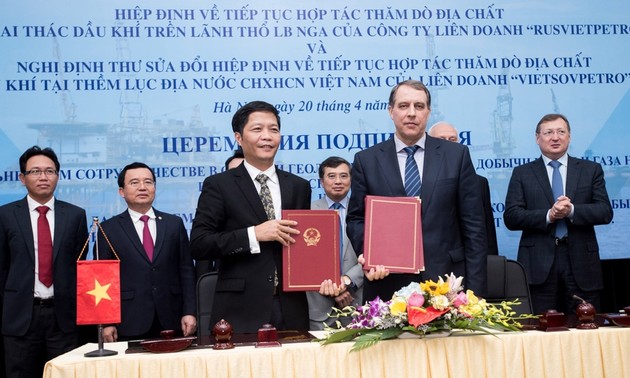 越南与俄罗斯签署地质勘探和石油开采合作协定