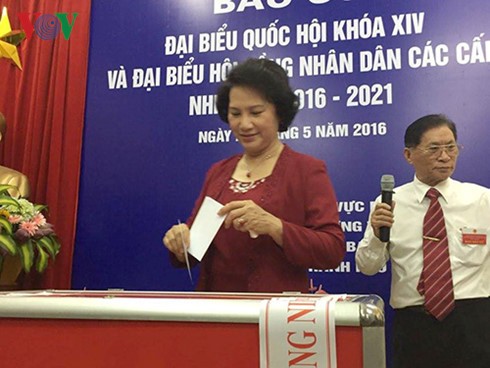 越南全国98.77%的选民参加国会和各级人民议会代表选举