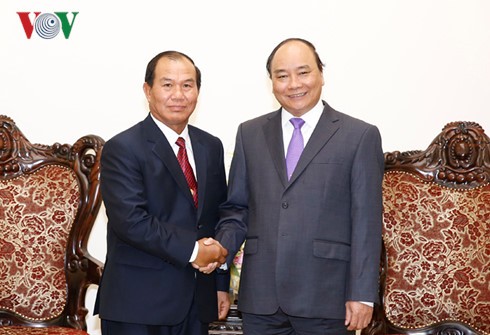 越南政府总理会见老挝司法部长塞西
