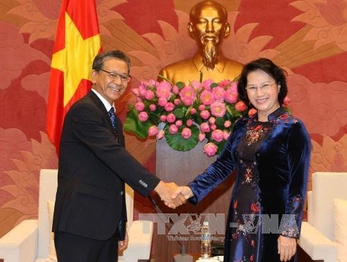 越南国会主席阮氏金银分别会见俄罗斯、日本和古巴三国驻越大使