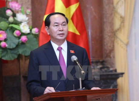 老挝和中国领导人向越南领导人致贺电