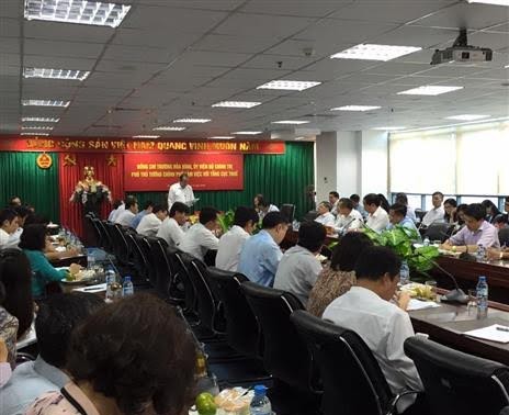 越南财政部要加强税务和海关行政手续改革