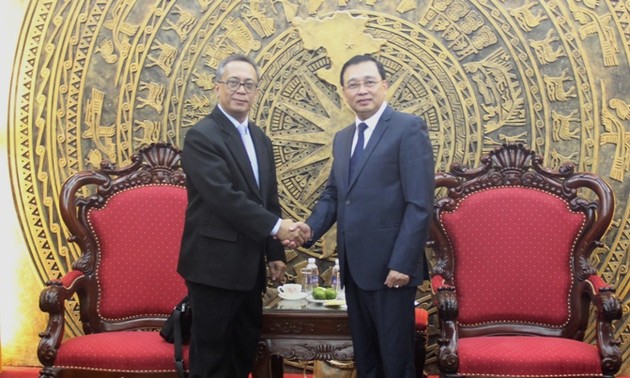 越南政府监察总署会见马来西亚反腐委员会代表团