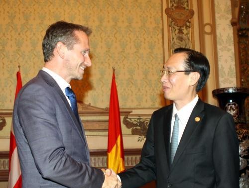 丹麦外交大臣延森访问越南南方各省