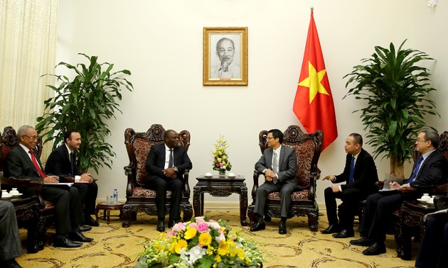 越南随时与安哥拉分享电信与信息技术领域的发展经验