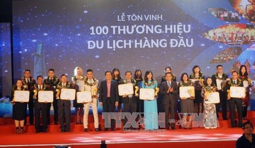 2016年胡志明市旅游品牌百强表彰会举行  