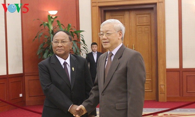加强越老柬三国友好合作关系