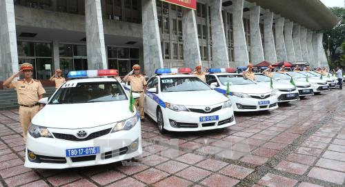 越南交警力量举行保障2017年APEC领导人会议周交通安全的出征仪式