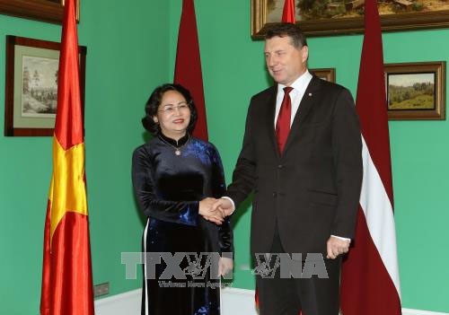 越南国家副主席邓氏玉盛对拉脱维亚进行正式访问