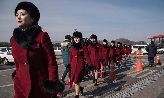 朝鲜拉拉队抵达韩国