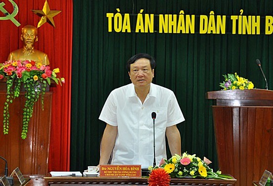 越南最高人民法院院长阮和平视察薄辽省
