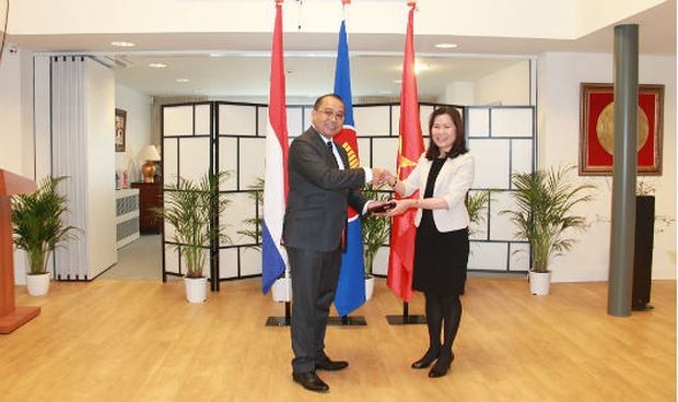 越南驻荷兰大使吴氏和担任东盟驻海牙委员会轮值主席职务