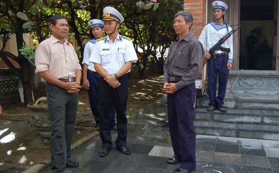 Treffen mit dem Soldat, der die Flagge auf der Song Tu Tay Insel gehisst hat