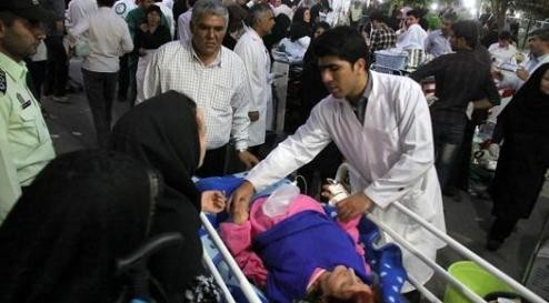Mindestens 250 Tote bei zwei Erdbeben im Iran