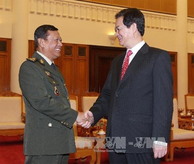 Premierminister trifft kambodschanischen General in Hanoi