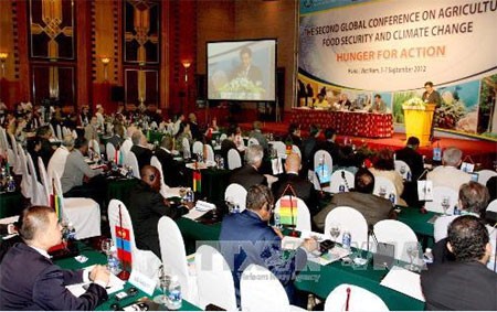 Premierminister Nguyen Tan Dung eröffnet globale Konferenz der Landwirtschaft