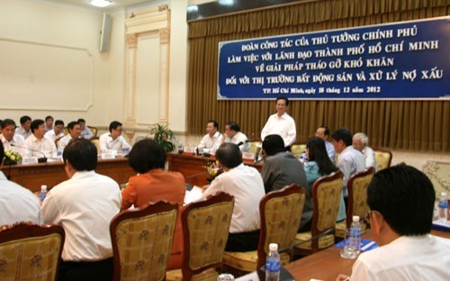 Premierminister berät Schwierigkeiten des Immobilienmarktes in Ho Chi Minh Stadt
