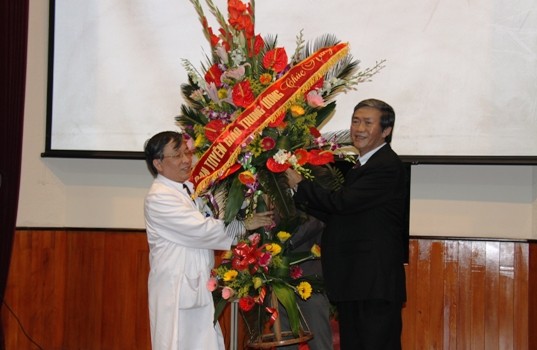 Parteivertreter beglückwünscht Ärzte zum Tag der vietnamesischen Ärzte