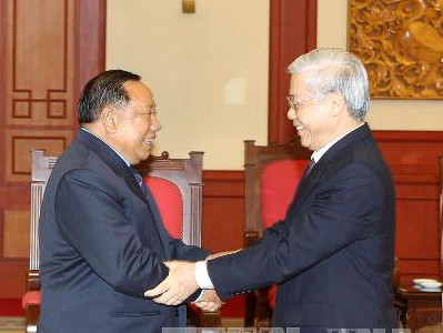 KPV-Generalsekretär Nguyen Phu Trong empfängt Delegation der laotischen Front