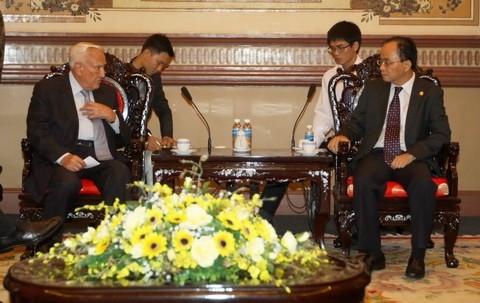 Staatspräsident Truong Tan Sang empfängt Vorsitzenden der Parlamentariergruppe Vietnam-Frankreich