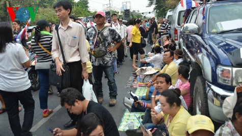 Politische Krise in Thailand geht in den 17. Tag