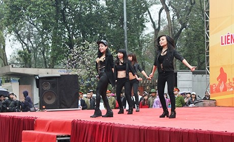 Straßenfest in Hanoi
